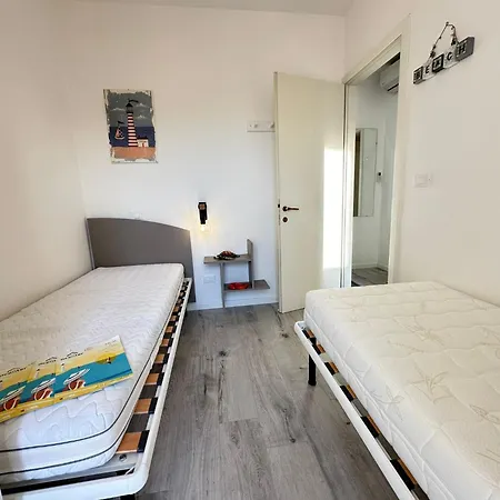 Modern Two Level With Playground And Pool 빌라 *