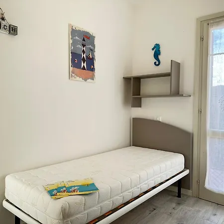 Renovated By The Sea With Private Garden Βίλα Μπιμπιόνε