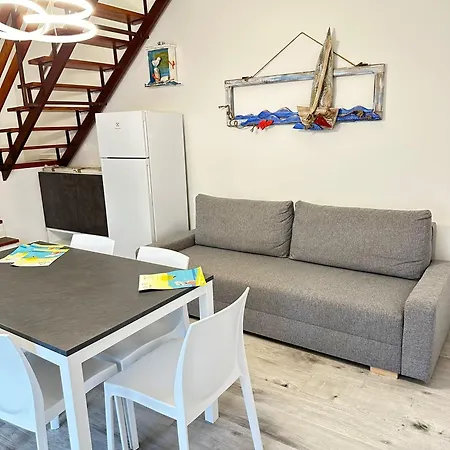 Renovated By The Sea With Private Garden Villa
