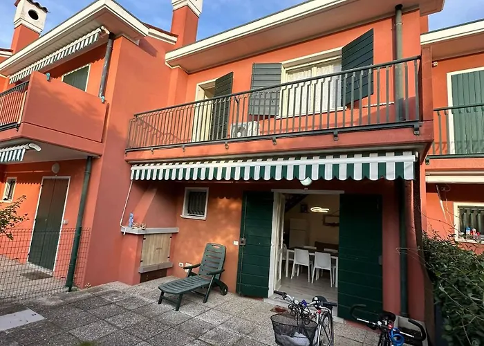 Modern Two Level With Playground And Pool 빌라 비비오네