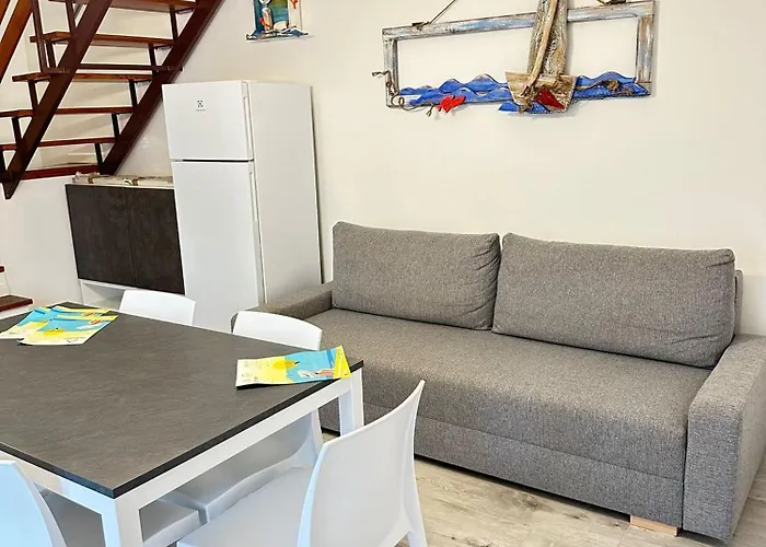 Modern Two Level With Playground And Pool 빌라