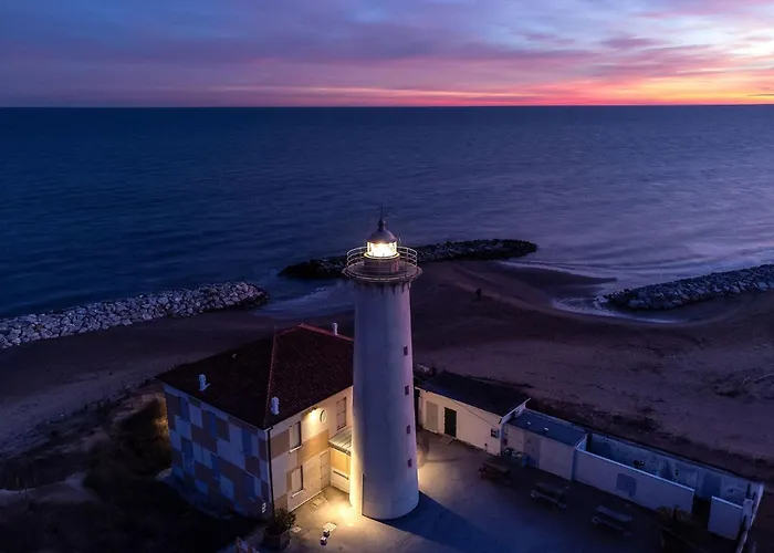 Modern Two Level With Playground And Pool 빌라